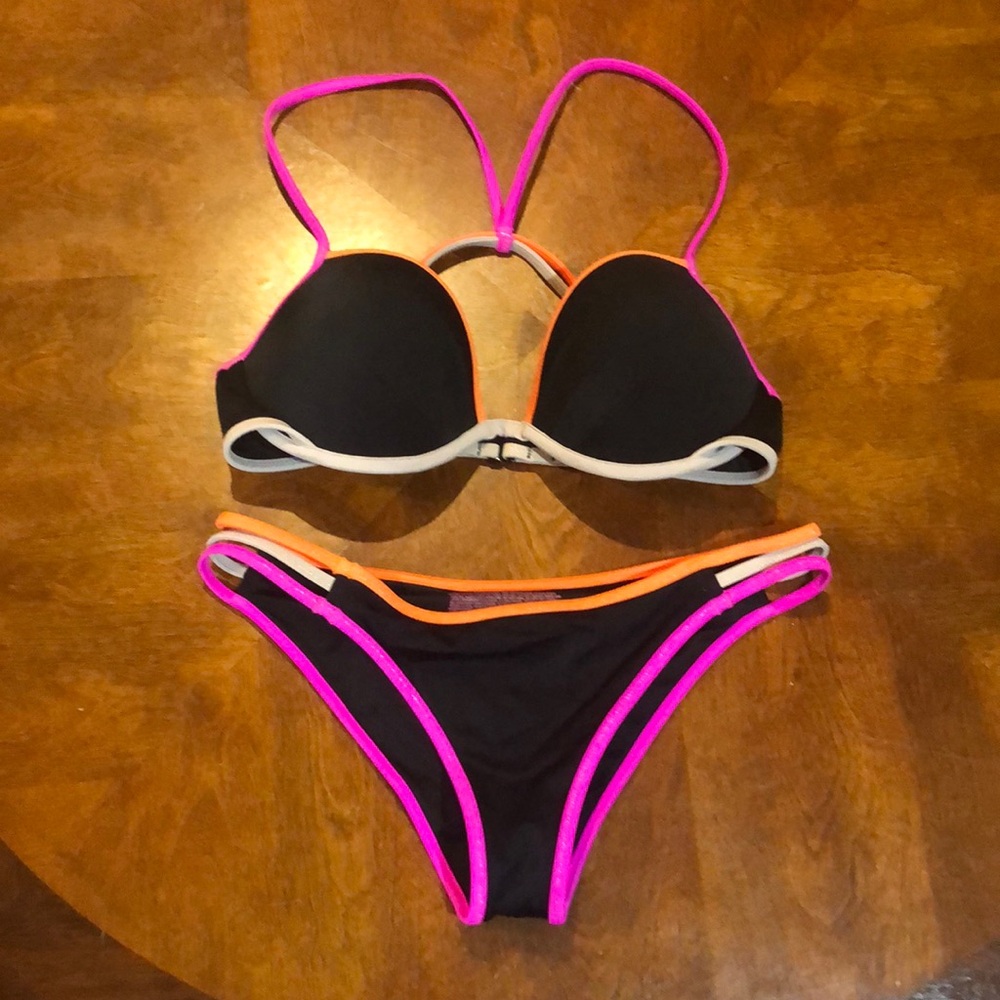 Victoria’s Secret The Fabulous Bikini Top 32D & the Strappy Cheeky Bottoms Small